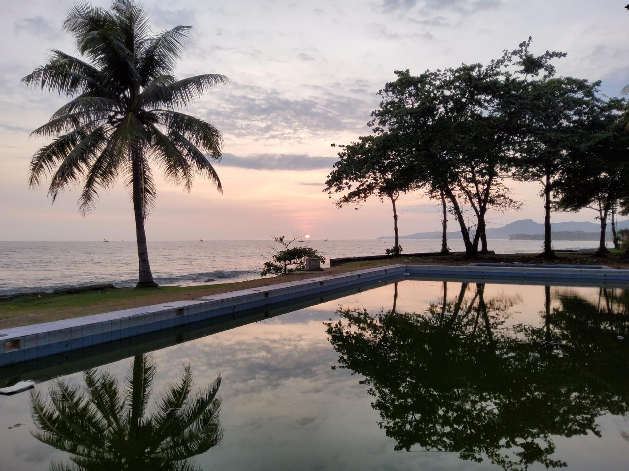 Hotel Kumala Samudra Cikakak Exteriör bild