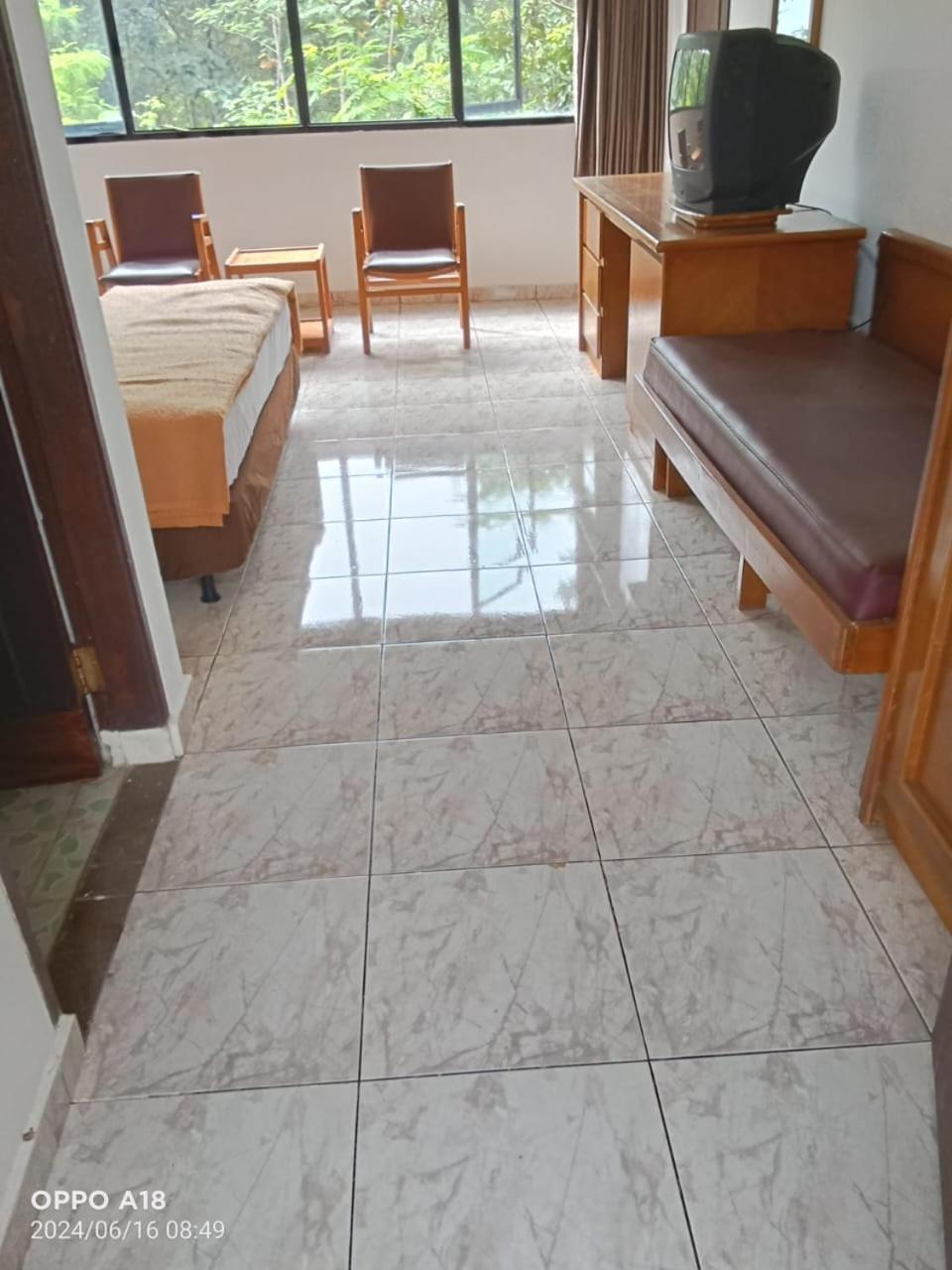 Hotel Kumala Samudra Cikakak Exteriör bild