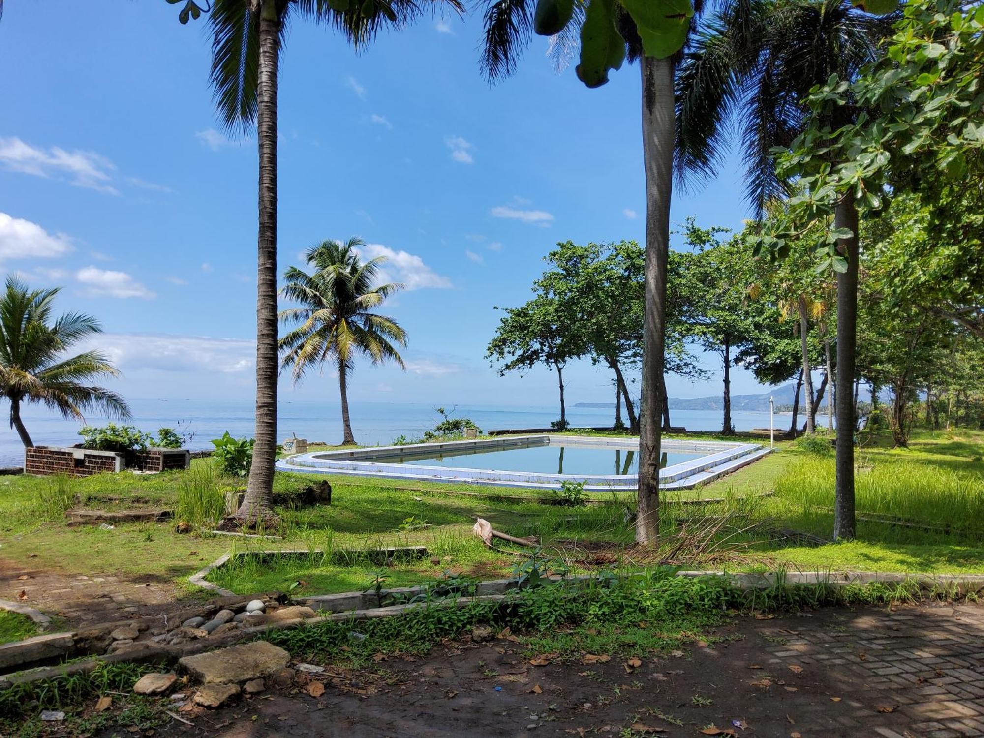 Hotel Kumala Samudra Cikakak Exteriör bild