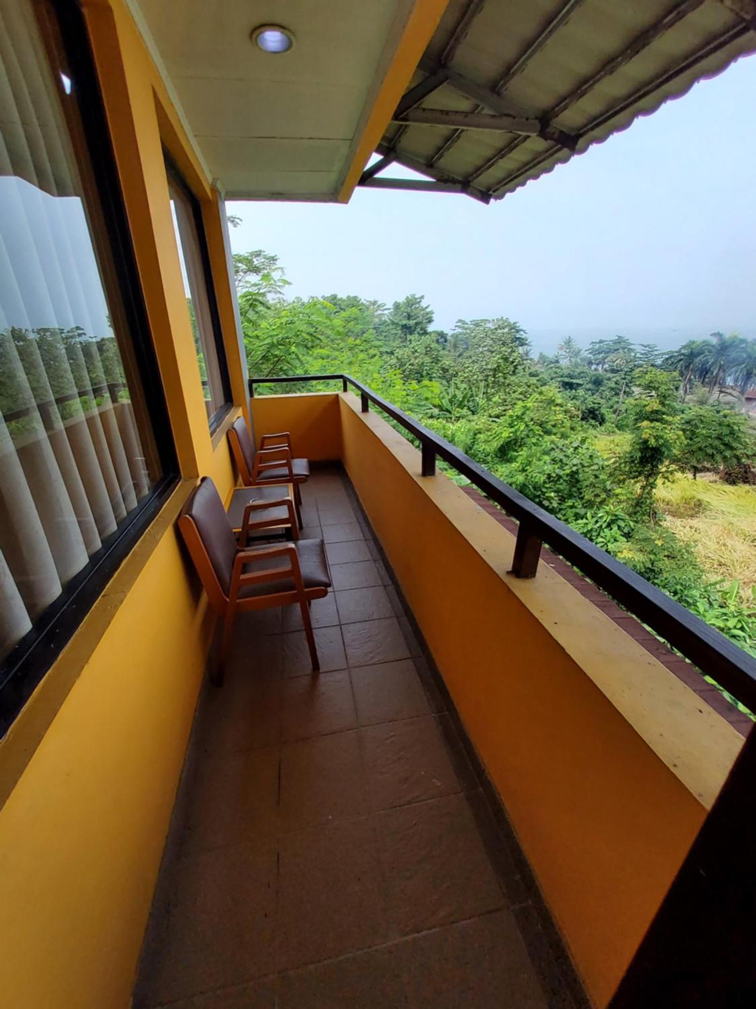 Hotel Kumala Samudra Cikakak Exteriör bild